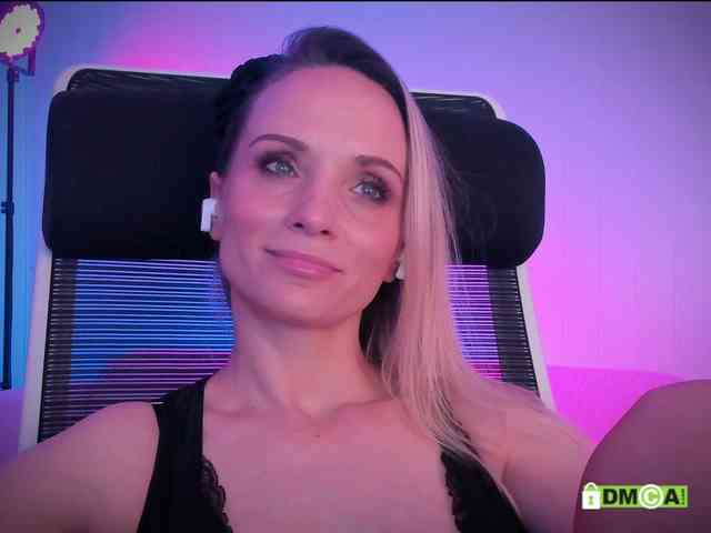 Louise_Dance webcam