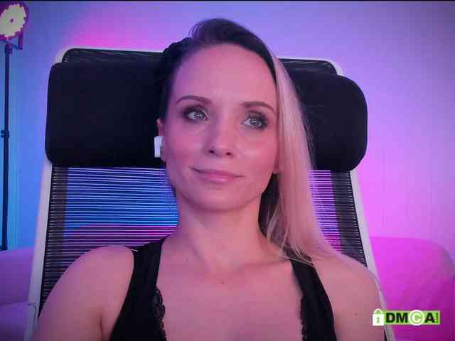 Louise_Dance webcam