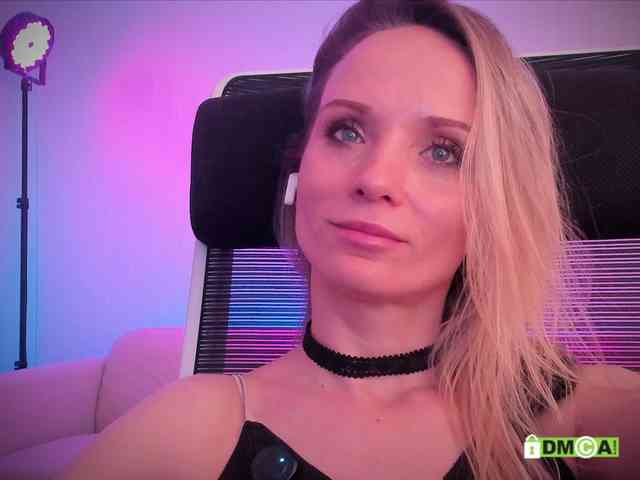 Louise_Dance webcam