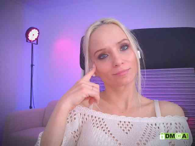 Louise_Dance webcam