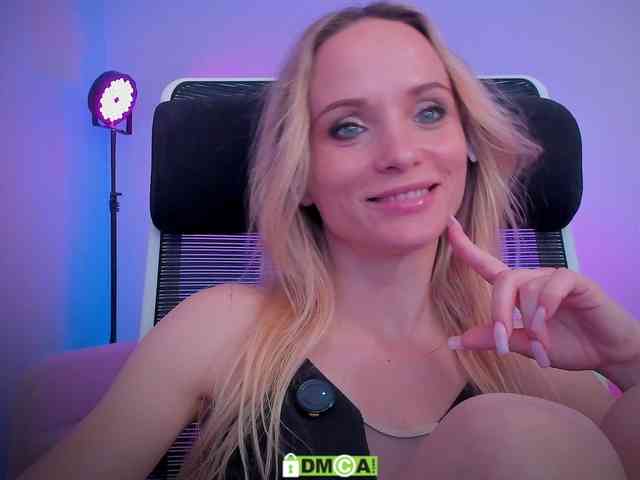 Louise_Dance webcam