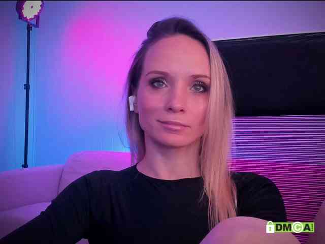 Louise_Dance webcam