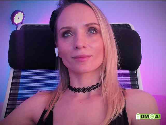Louise_Dance webcam