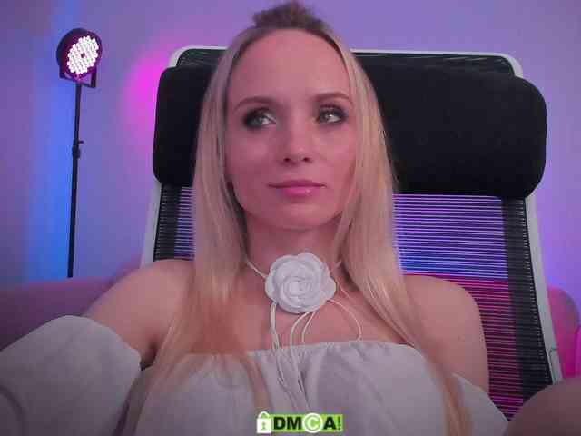 Louise_Dance webcam