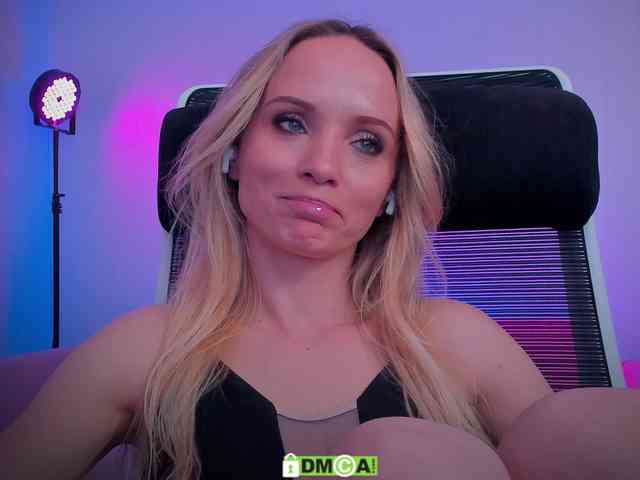 Louise_Dance webcam
