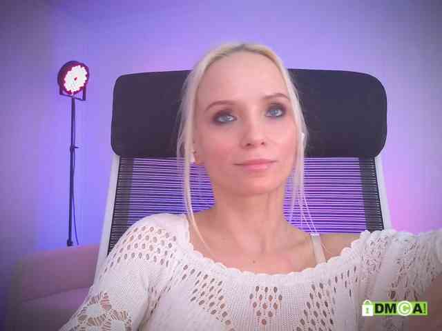 Louise_Dance webcam
