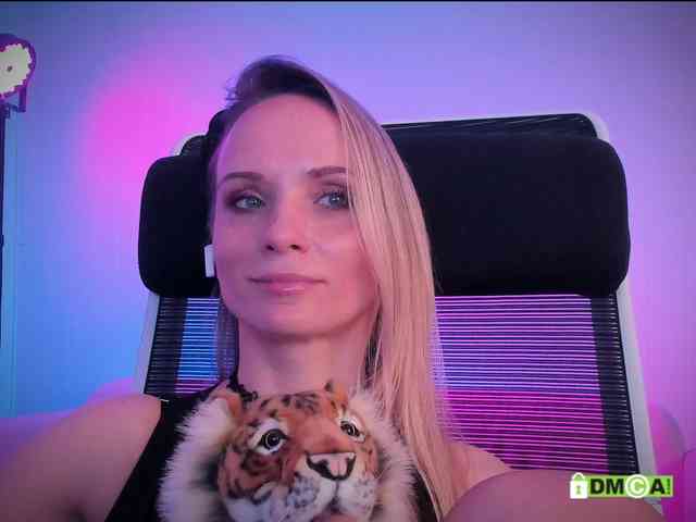 Louise_Dance webcam