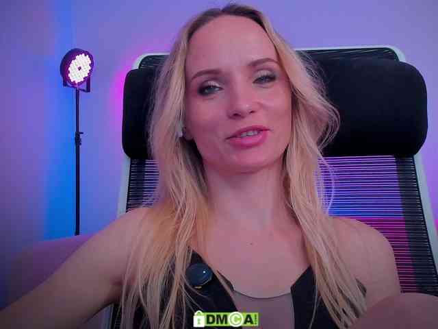 Louise_Dance webcam