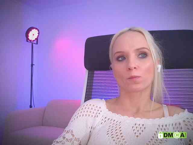 Louise_Dance webcam