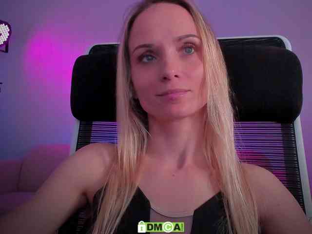 purple-love Live Webcam on BongaCams