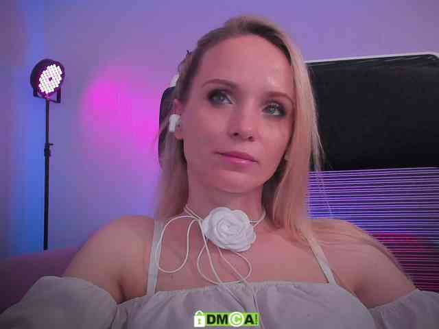 Louise_Dance webcam