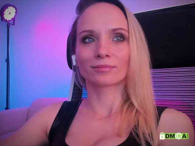 Louise_Dance webcam