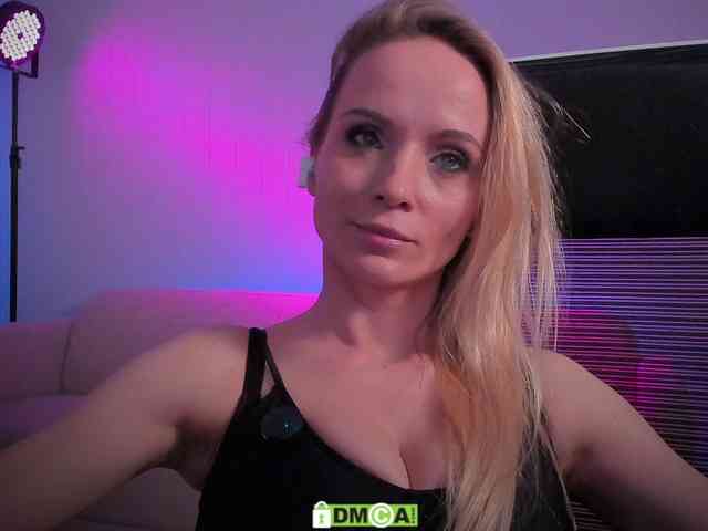 Louise_Dance webcam