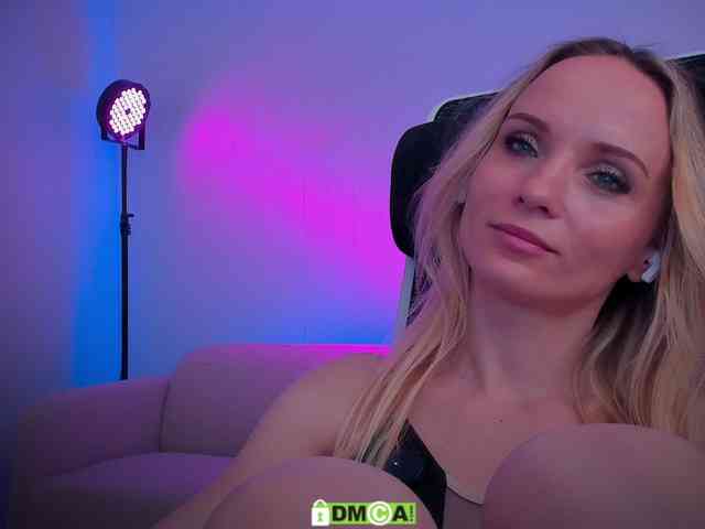 Louise_Dance webcam