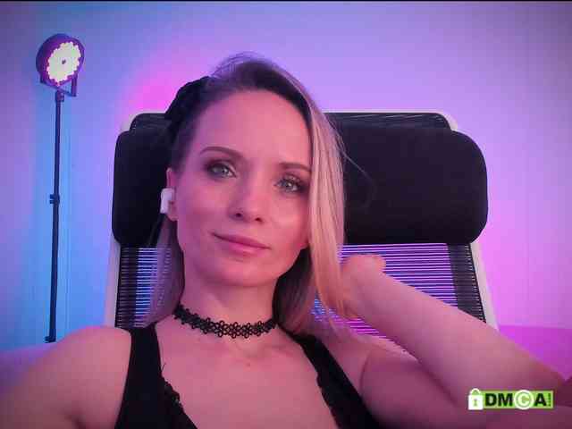 Louise_Dance webcam