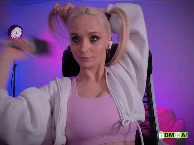 Louise_Dance webcam