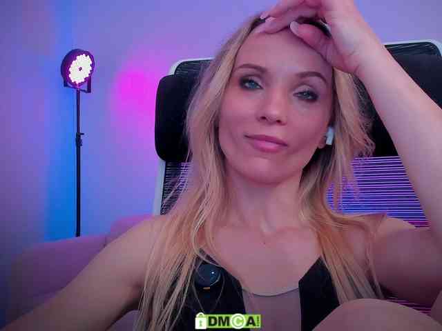 Louise_Dance webcam