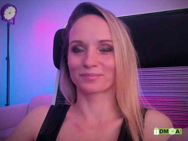 Louise_Dance webcam