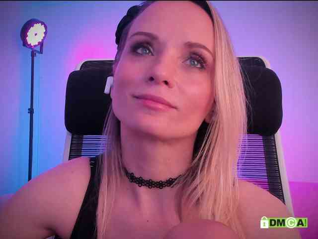 Louise_Dance webcam