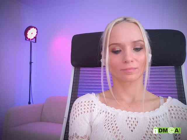 Louise_Dance webcam