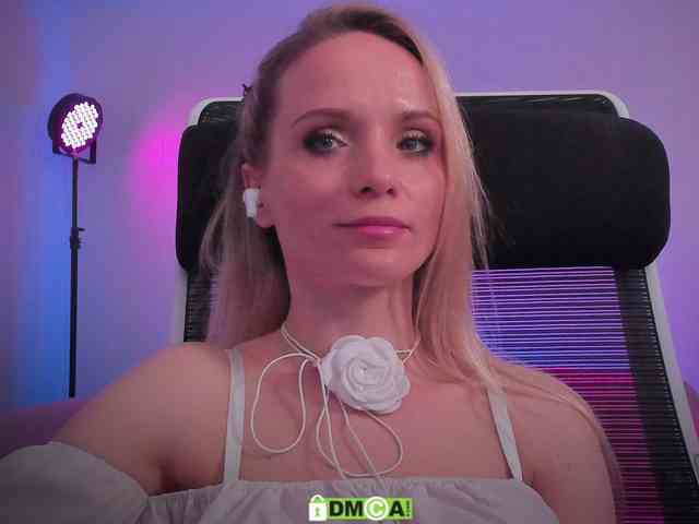 Louise_Dance webcam