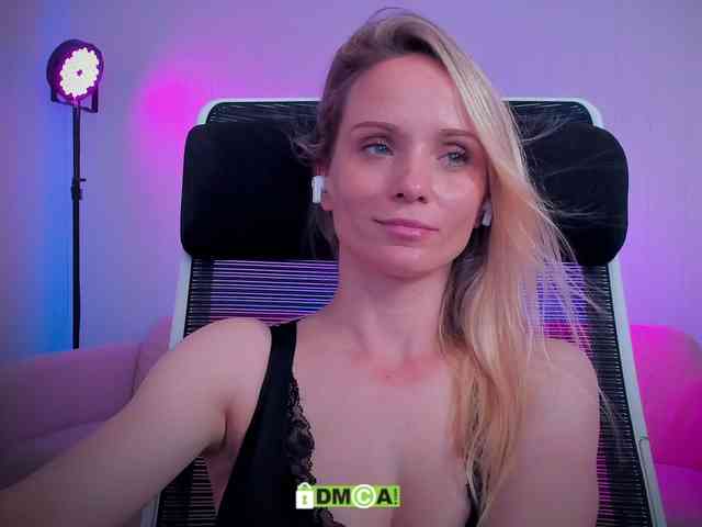 Louise_Dance webcam