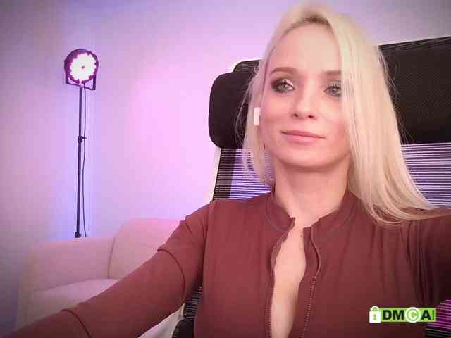 Louise_Dance webcam