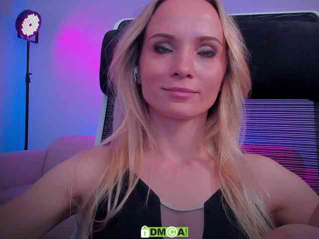 Louise_Dance webcam