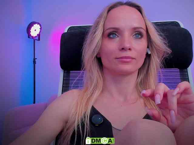 Louise_Dance webcam