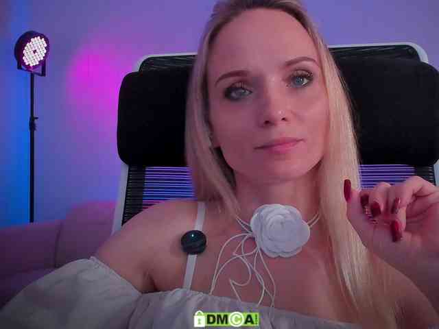 purple-love Live Webcam on BongaCams