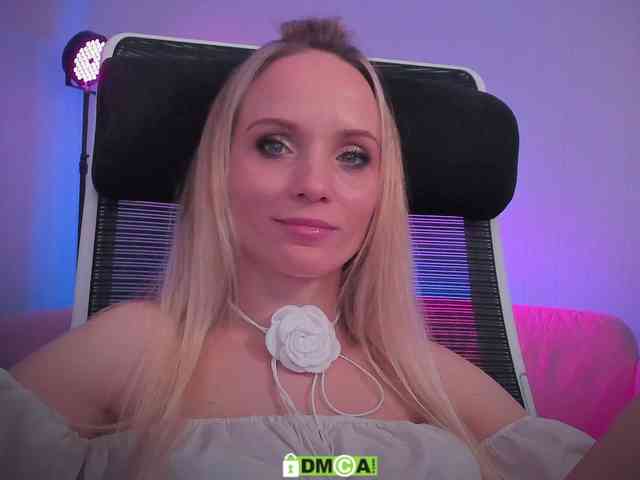 Louise_Dance webcam