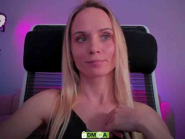 Louise_Dance webcam