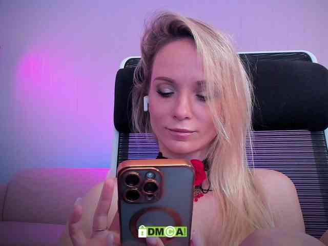 Louise_Dance webcam