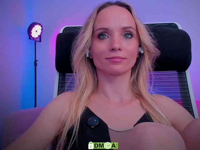 Louise_Dance webcam