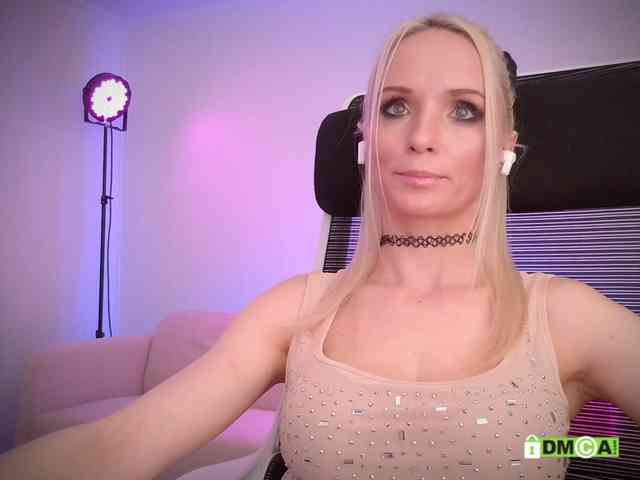 Louise_Dance webcam