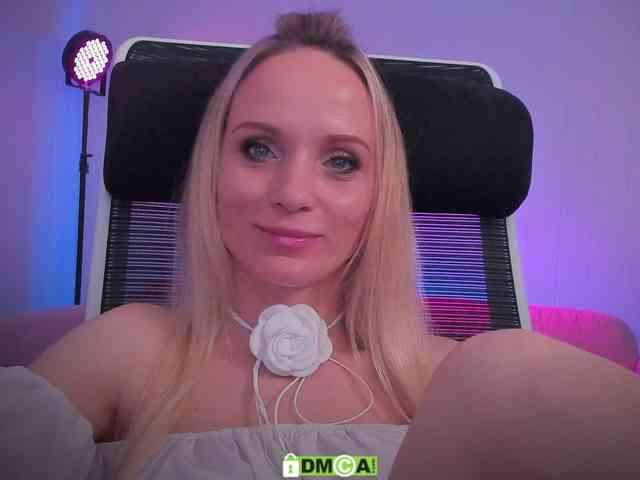 Louise_Dance webcam