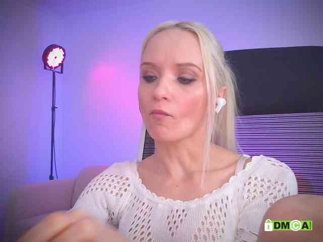 Louise_Dance webcam