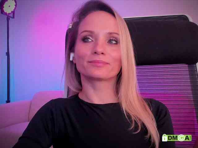 Louise_Dance webcam