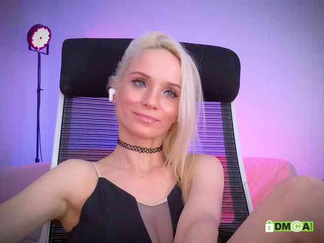 Louise_Dance webcam