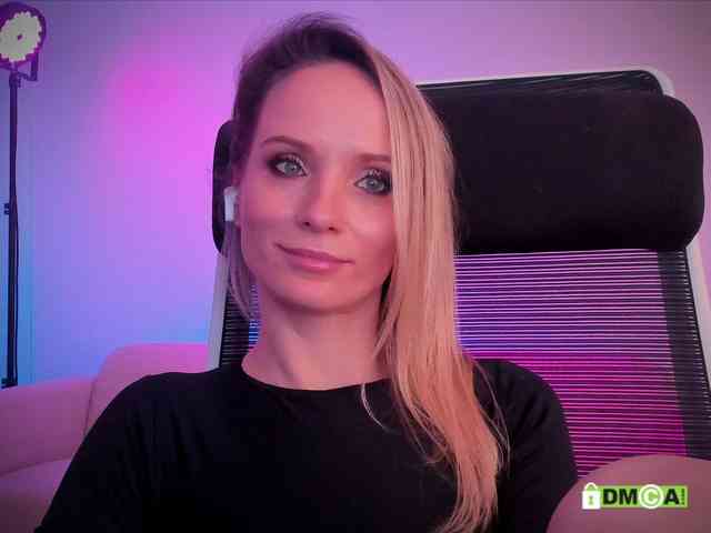 Louise_Dance webcam