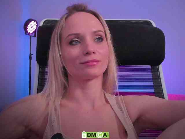 Louise_Dance webcam