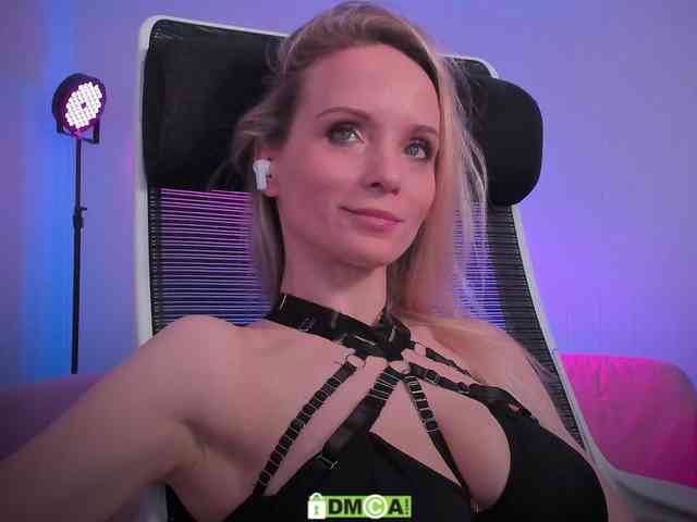 Louise_Dance webcam
