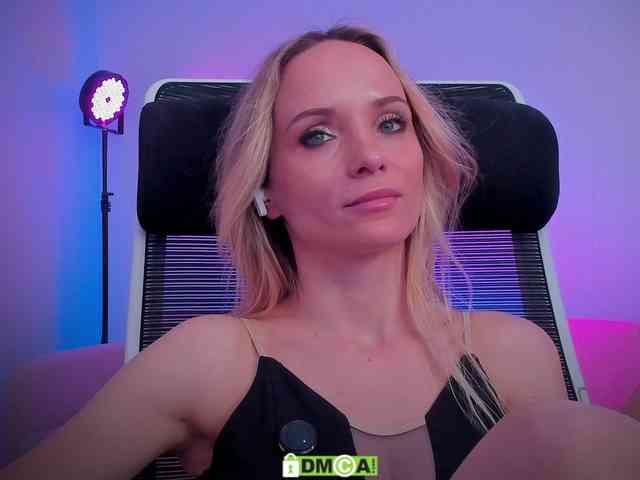 Louise_Dance webcam