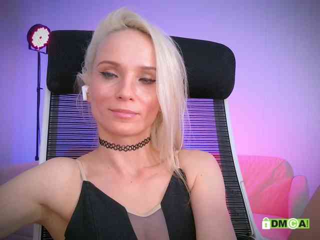 Louise_Dance webcam