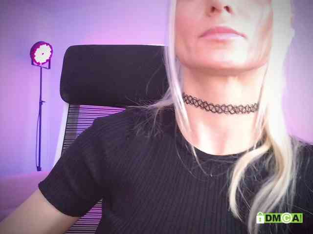 Louise_Dance webcam