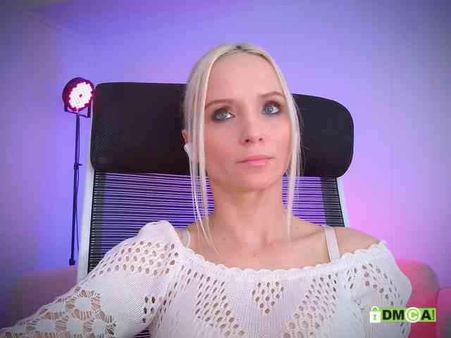 Louise_Dance webcam