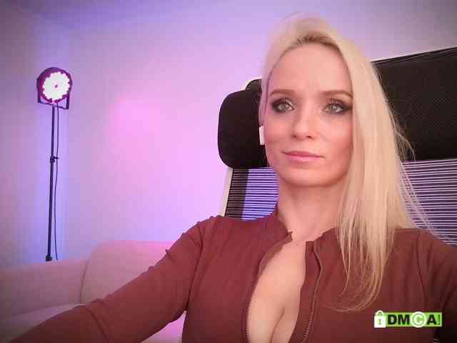 Louise_Dance webcam