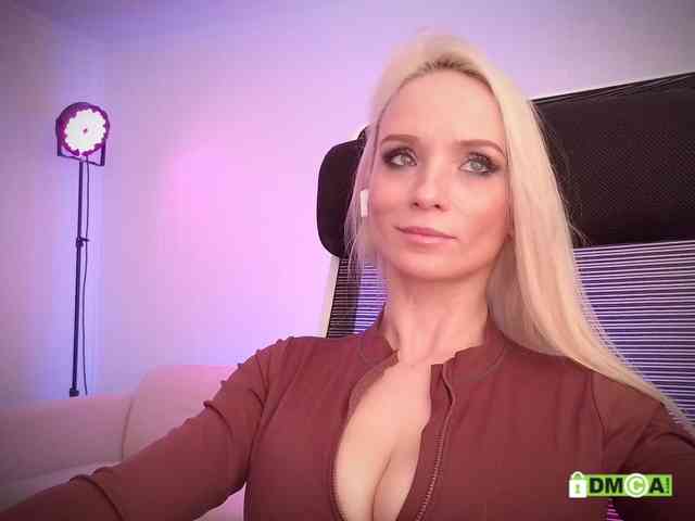 Louise_Dance webcam