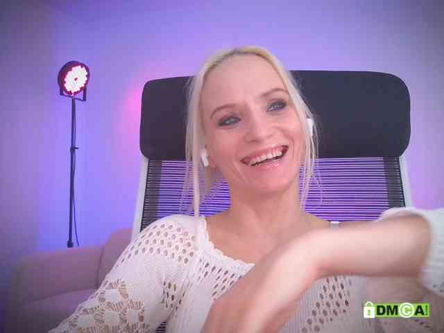 Louise_Dance webcam
