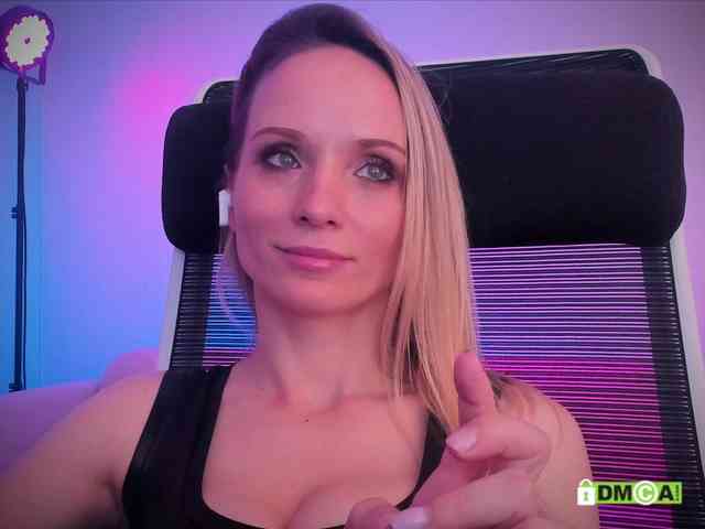 Louise_Dance webcam